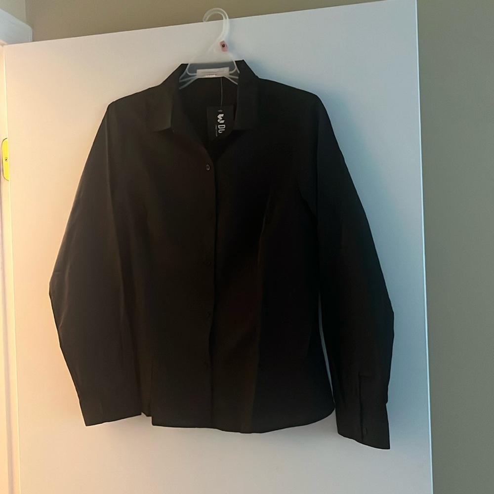Black button down dress  shirt for office or casual size M NWT